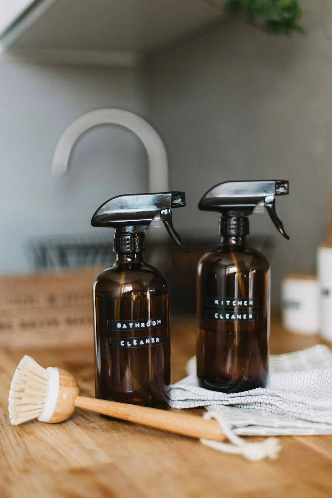 A Breath of Fresh Air: Crafting Your Own Essential Oil Cleaner